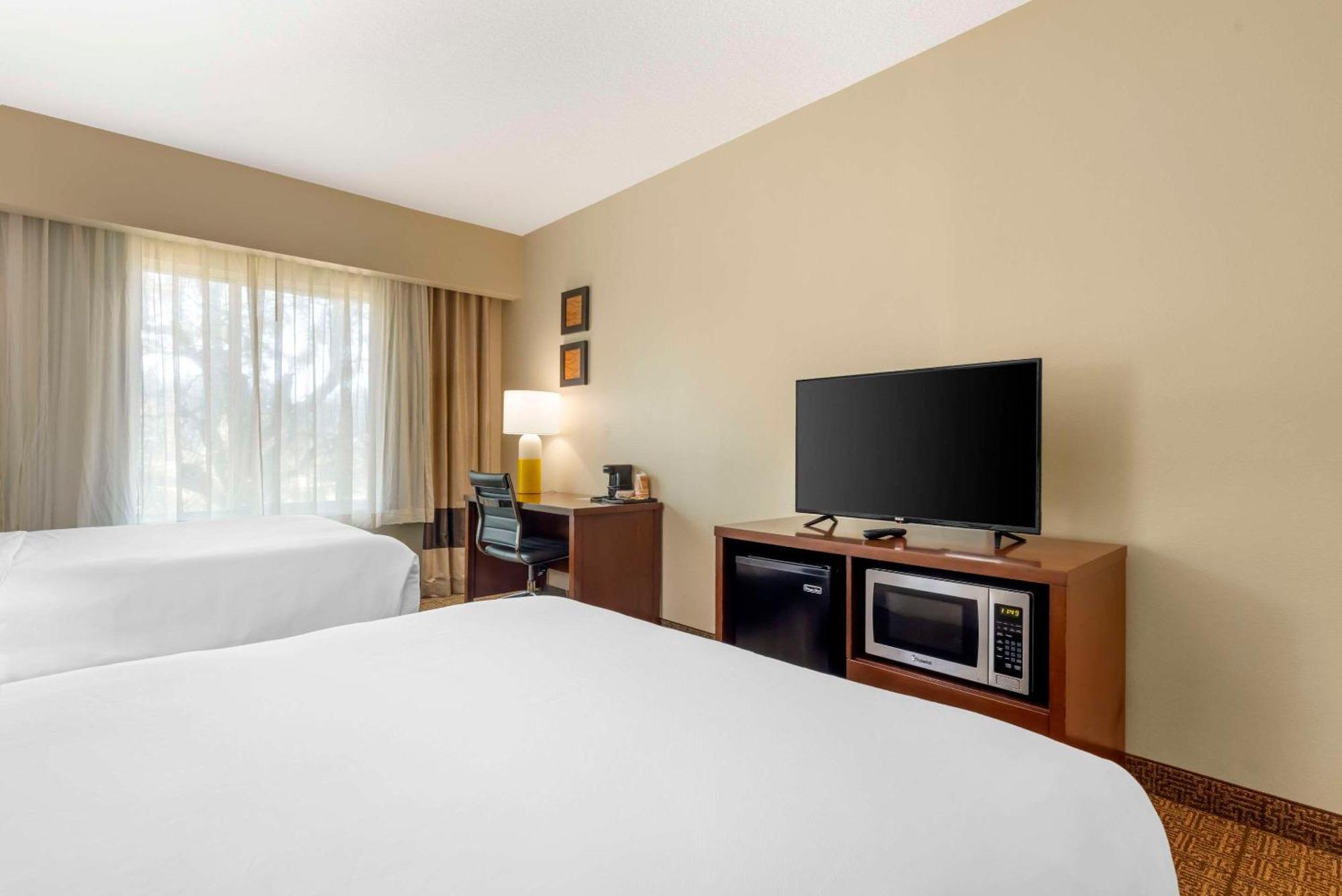 Comfort Suites Near Vancouver Mall Buitenkant foto