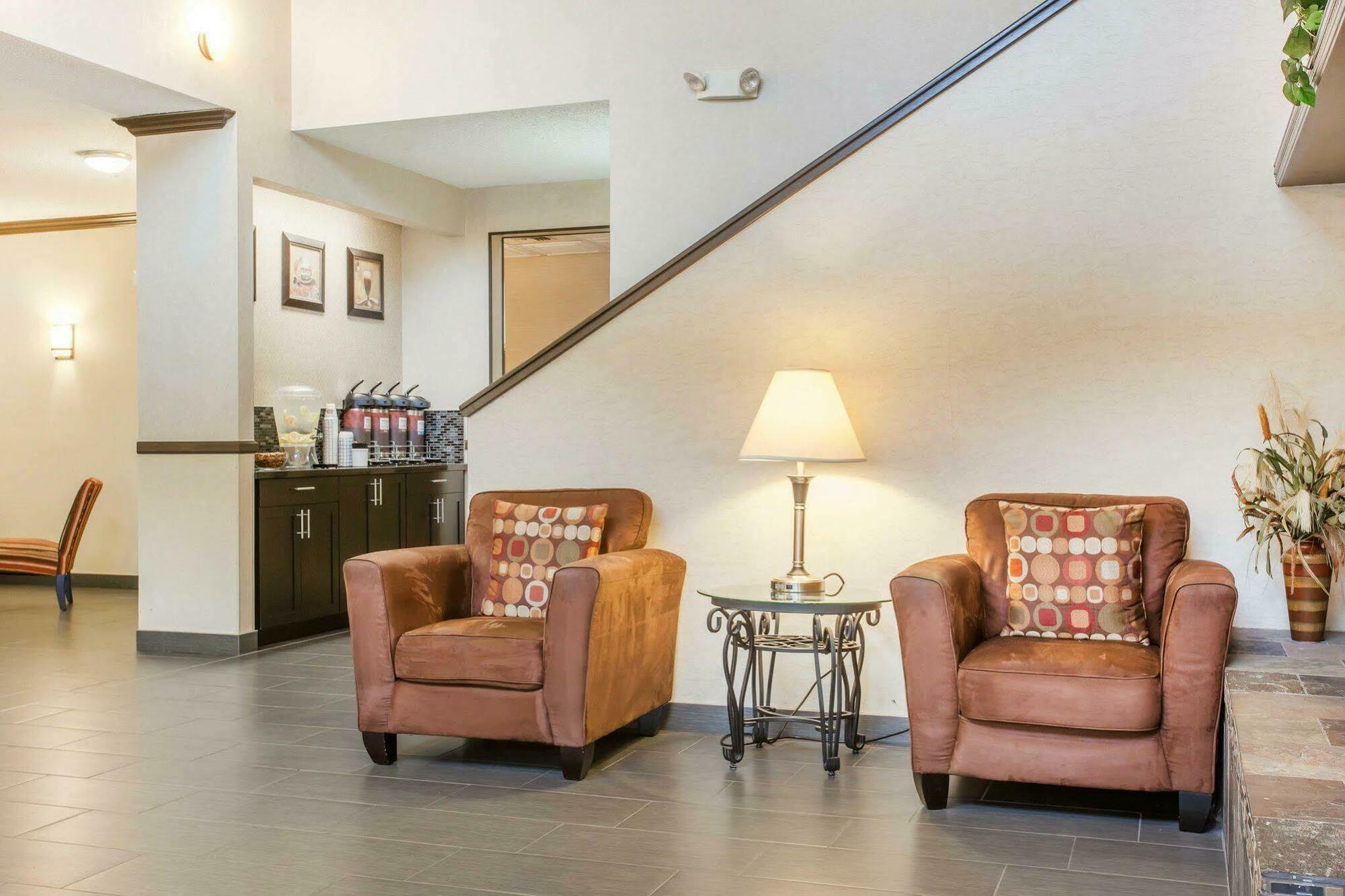 Comfort Suites Near Vancouver Mall Buitenkant foto